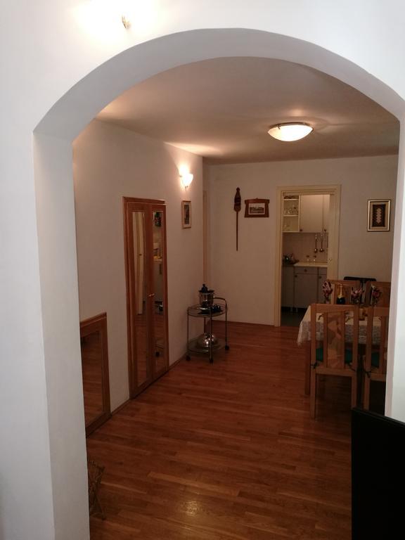 Apartments Kuca Mala Сплит Екстериор снимка
