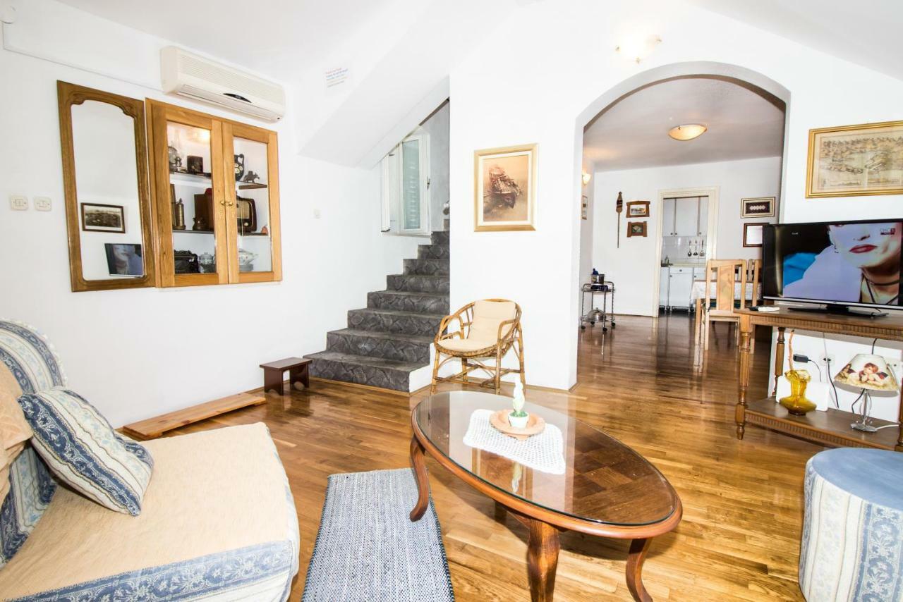 Apartments Kuca Mala Сплит Екстериор снимка